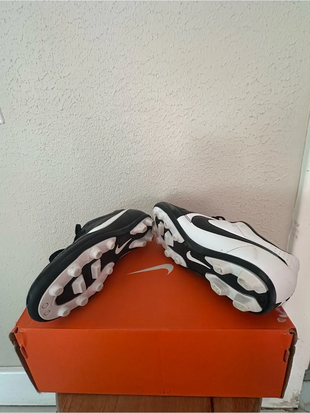Nike Tiempo Kids Soccer Cleats - Black & White size 1